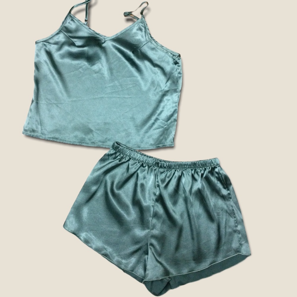 Green pajama set NWOT